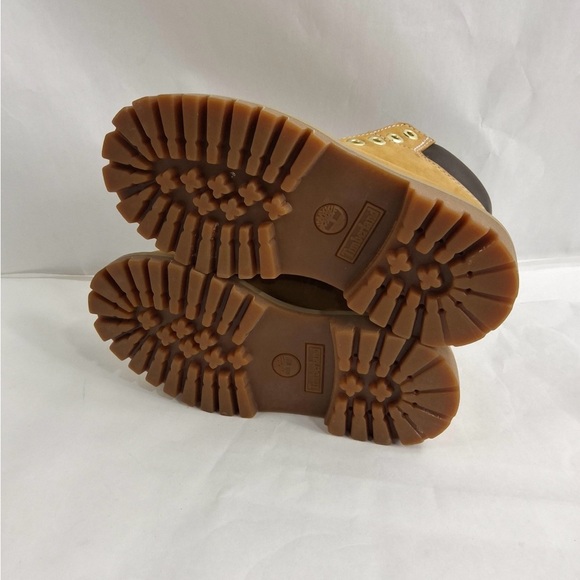 Timberland Kids Boots in Tan and Brown Leather - Picture 2 of 6